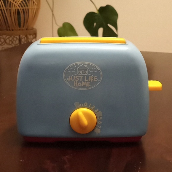 Just Like Home Mini Kid's Realistic Kitchen Toaster w/Two Pieces of Toast - Picture 3 of 12
